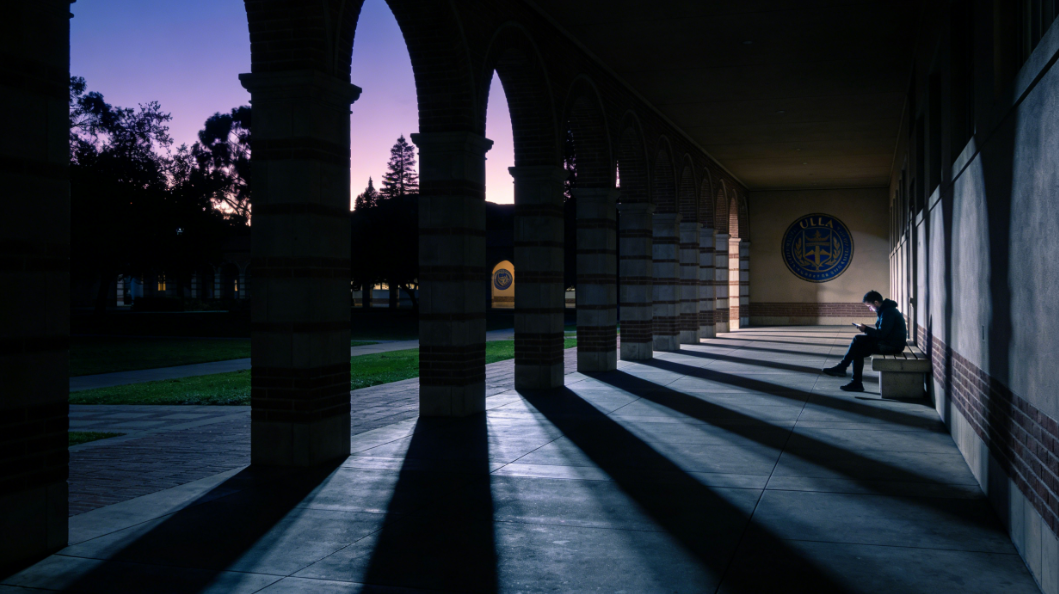 UCLA孤独感测试20题：精准认知你的孤独感来源