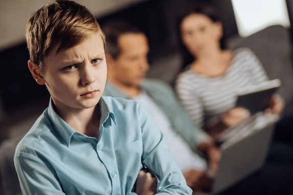 孩子越来越叛逆不听话,其实只是想要你的陪伴