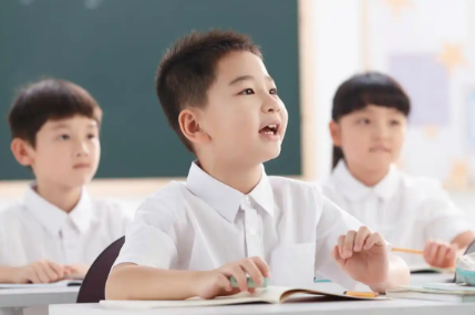 孩子总说随便、听你的,越懂事家长越要警惕